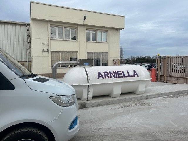 Vista del surtidor privado en funcionamiento