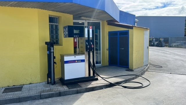 Vista adicional de los surtidores instalados